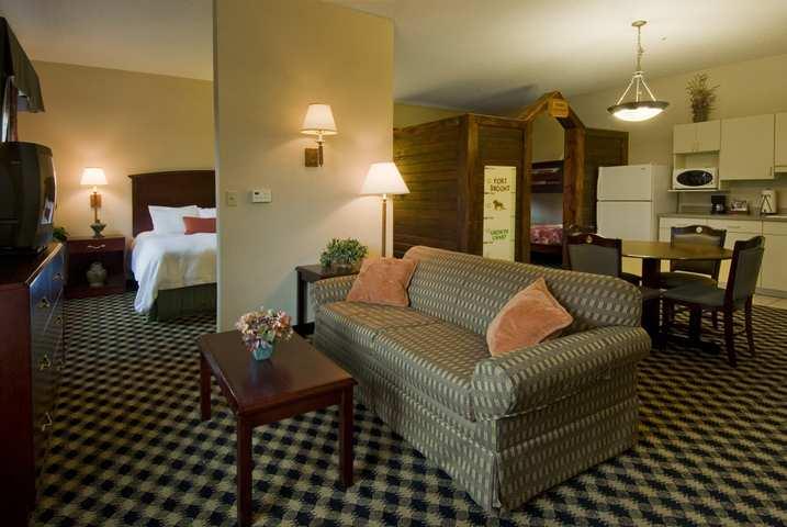 Hampton Inn Marshall Bagian luar foto